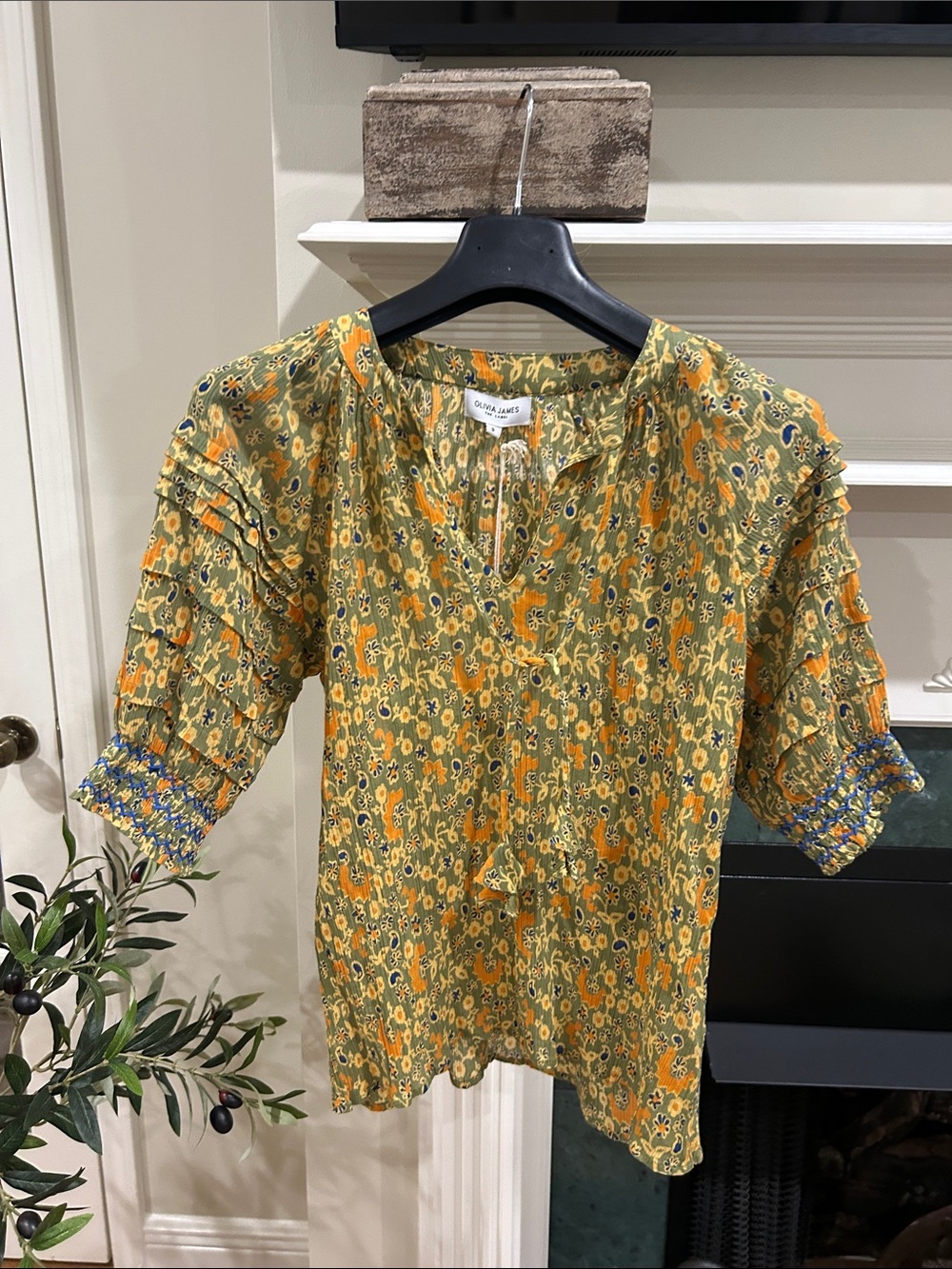Womens Yellow Floral Smocked-Sleeve Top